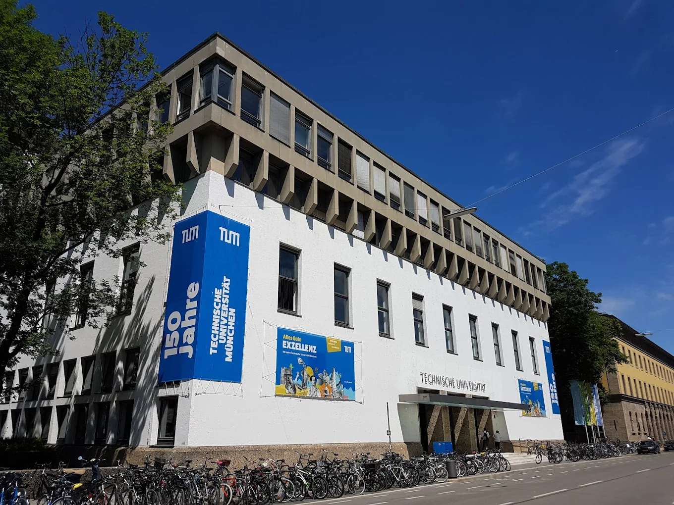TUM